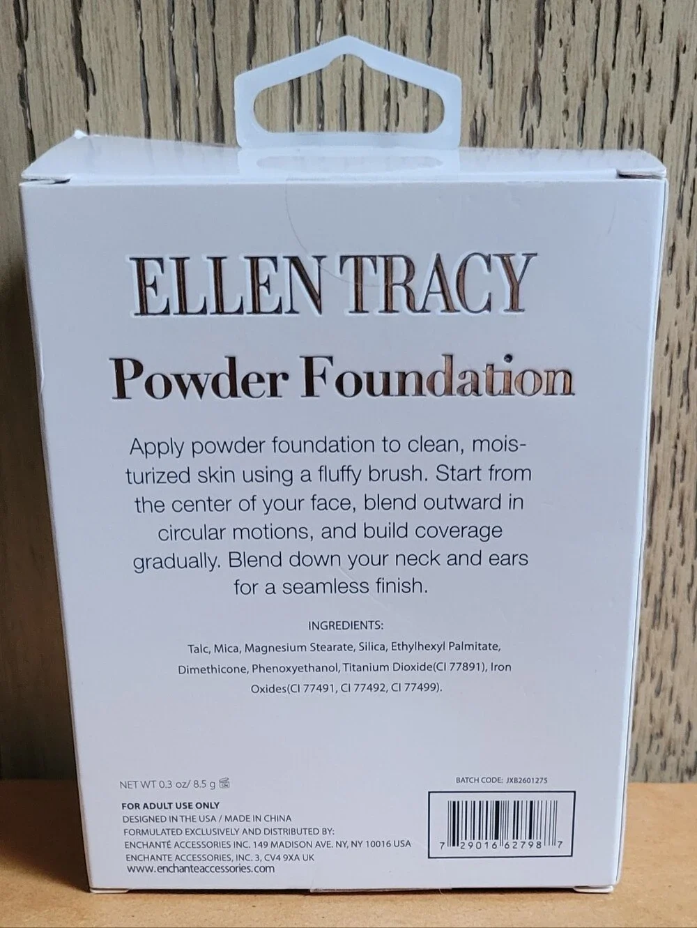 Ellen Tracy Loose Powder Foundation + Brush 24-Hour Wear & Coverage Fair-Light